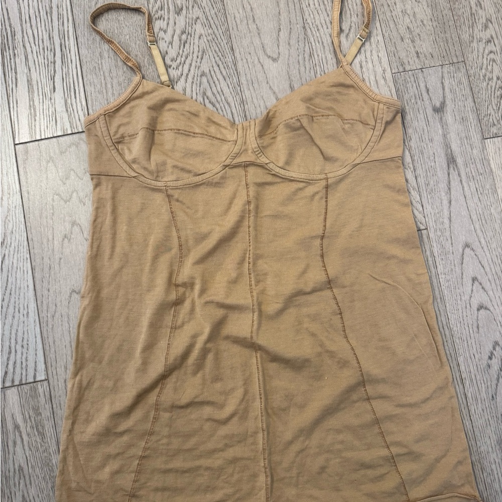 Aritzia Wilfred Bustier Corset Tank in
Camel size Medium